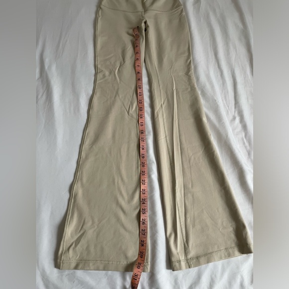 TNA Butter Flared Cream Leggings in Size XS - Picture 3 of 6